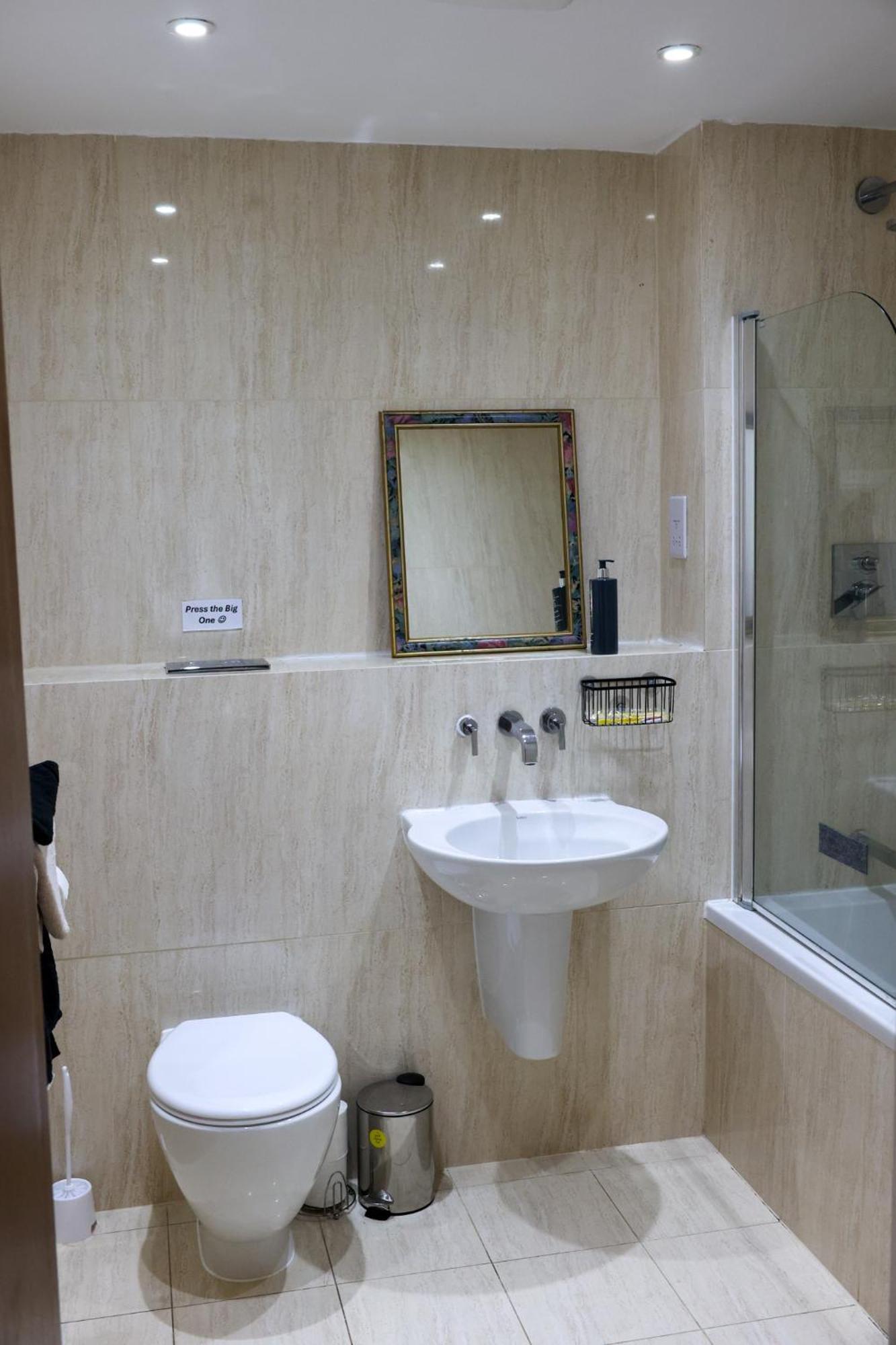 Centrally Located 1br Near Edg Cricket, Of Bham, Priory Hospital & Cannon Hill Park * Birmingham